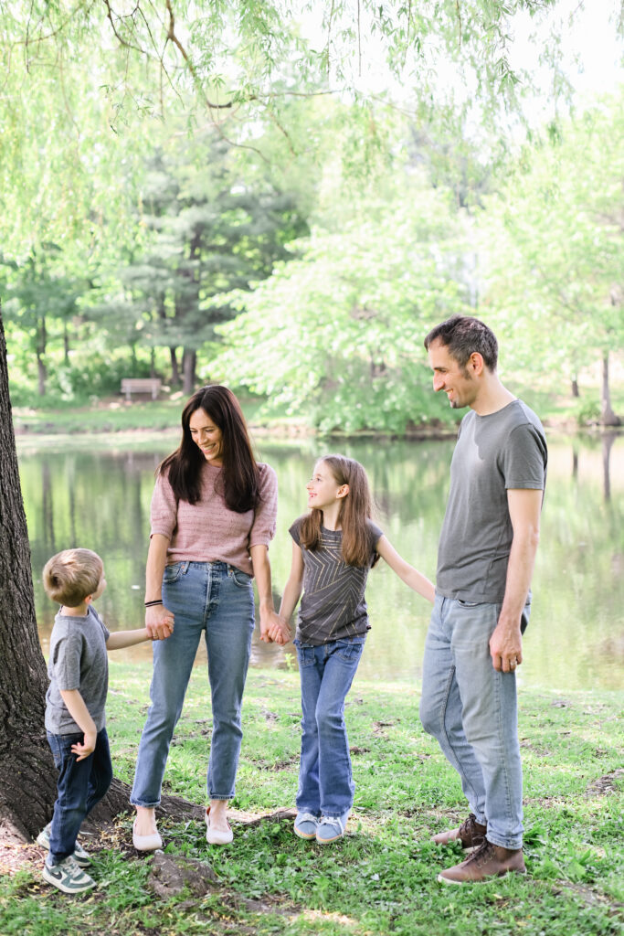 family sessions at zabriskie pond