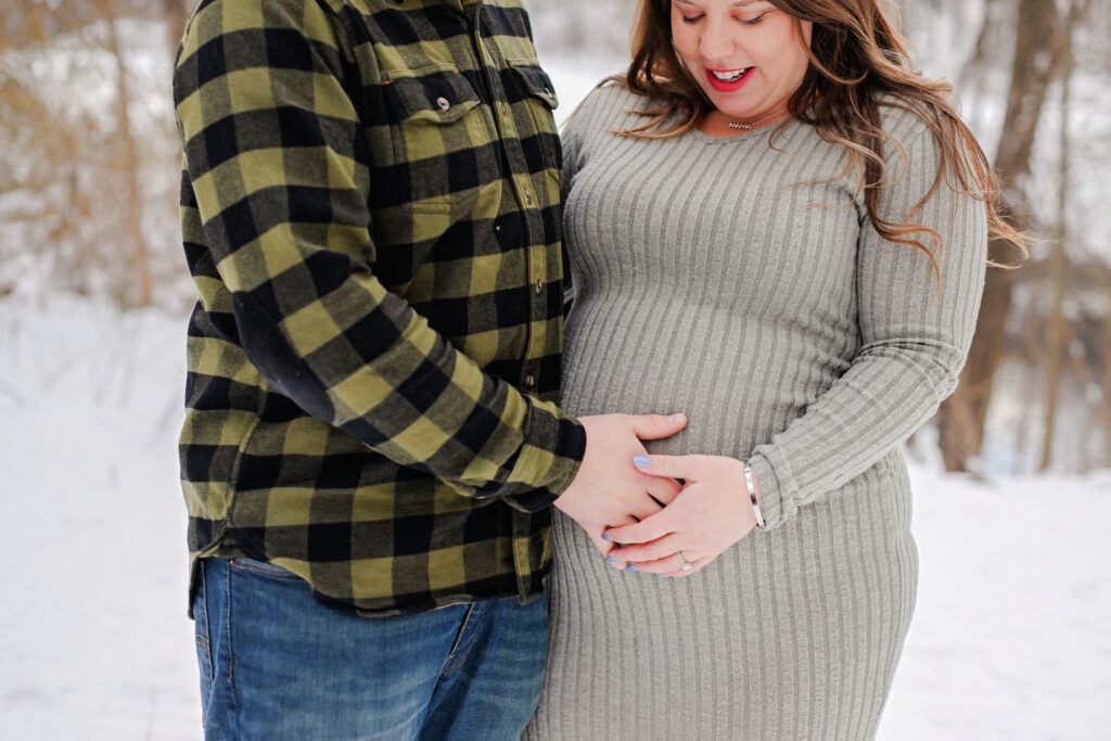 Winter maternity session in nj